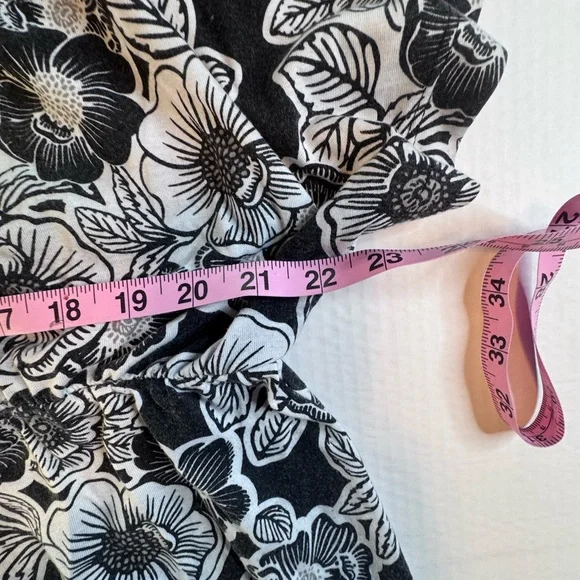 White Stag Black White Floral Wrap Dress XL 16/18 V-Neck Empire Waist - Picture 14 of 16